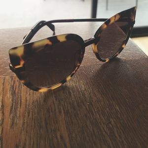 Marc Jacobs tortoise shell cat eye sunglasses